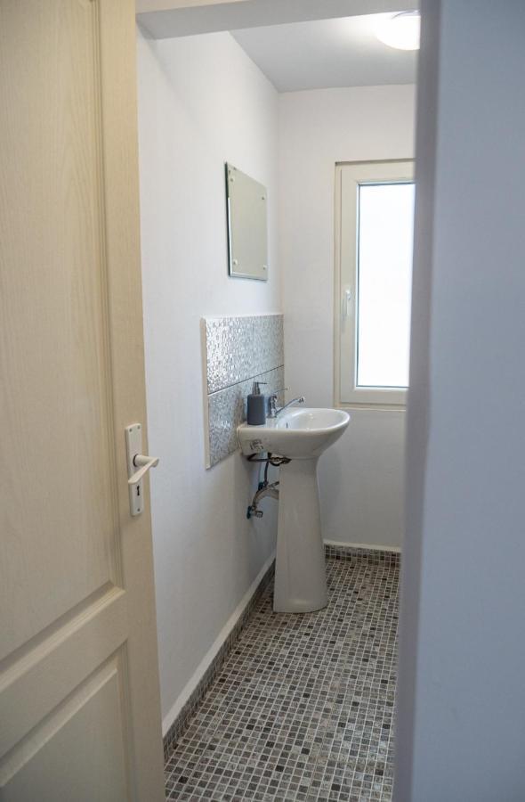 Aparthotel Poiana Cu Flori à Satu Mare Extérieur photo