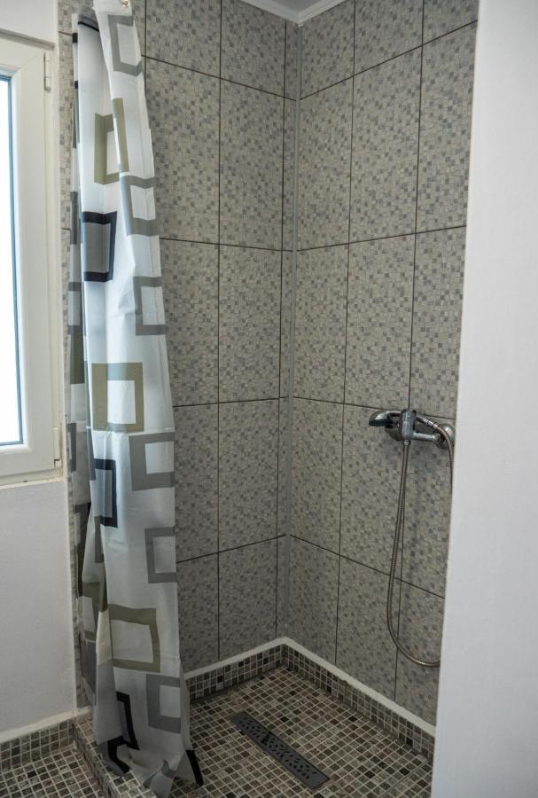 Aparthotel Poiana Cu Flori à Satu Mare Extérieur photo